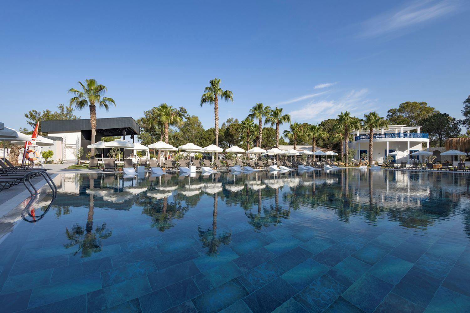 Berry Blue Hotel 5*